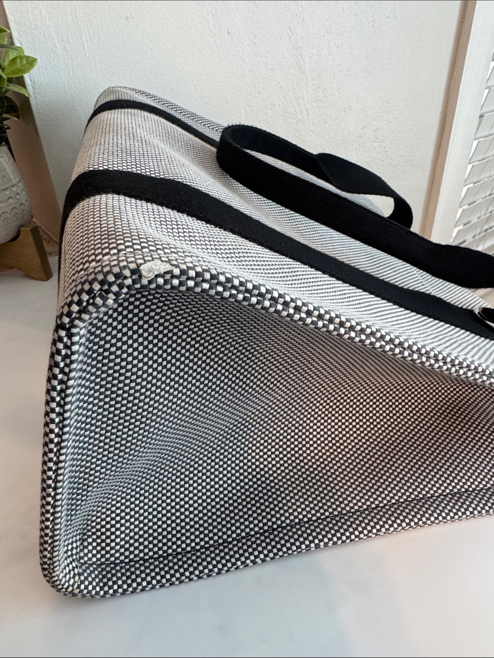 Lululemon Two-Tone Canvas Tote Bag 10L - Picture 4 of 7